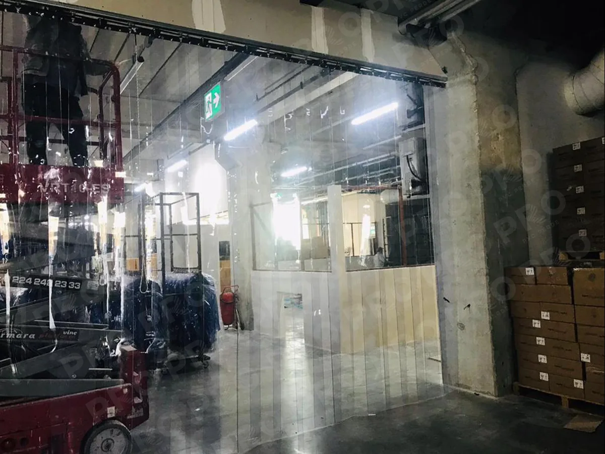 Yoğun kullanıma uygun takviyeli PVC perde uygulaması